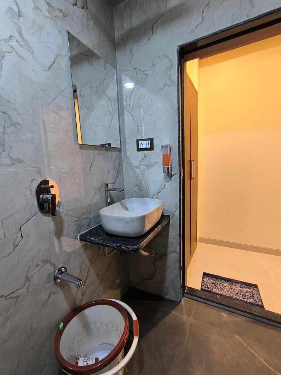 فندق Sharan Residency نافي مومباي المظهر الخارجي الصورة